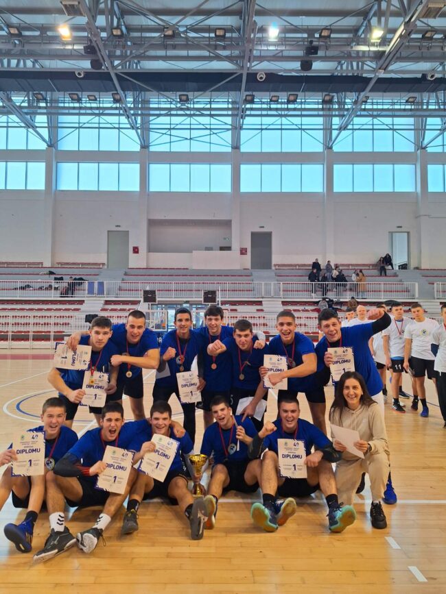 IMG-76734a5955b46adad6416f91c46ddf30-V