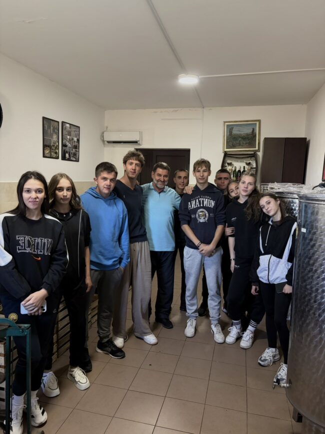 IMG-8cf9ea41d36425c0f50437aac0d4addf-V